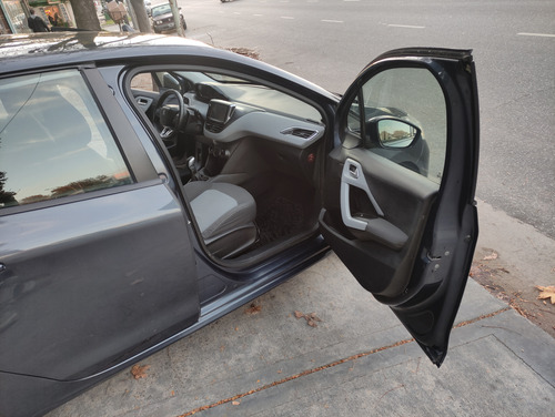 Peugeot 208 1.5 Allure Touchscreen