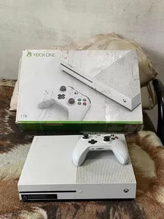 Xbox One S ( 1tb )