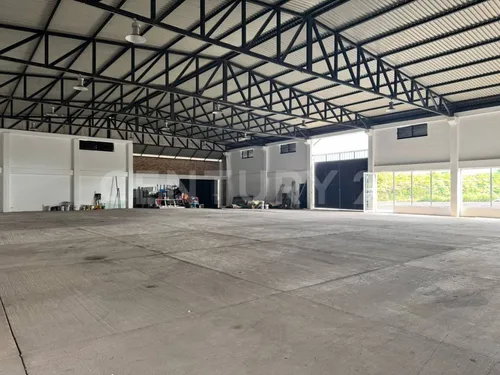 Bodega Comercial En Renta Sobre Via Restrepo