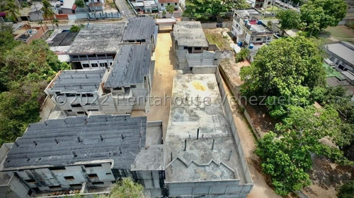 Imagen 23 de 24 de Townhouse En Venta En Urb. Los Rauseos, El Limon Edo. Aragua. Mls #22-11105 @oscardeabreu.rah