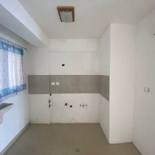 Imagen 9 de 13 de Acogedor Apartamento En Venta De 69m2, En La Urbanización Maravilla.
