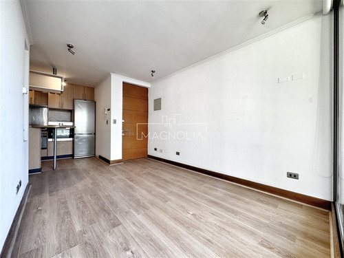 Departamento En Arriendo De 2 Dorm. En Las Condes