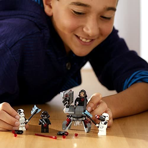 Set Juguete De Construcción Lego Star Wars First Order 75197
