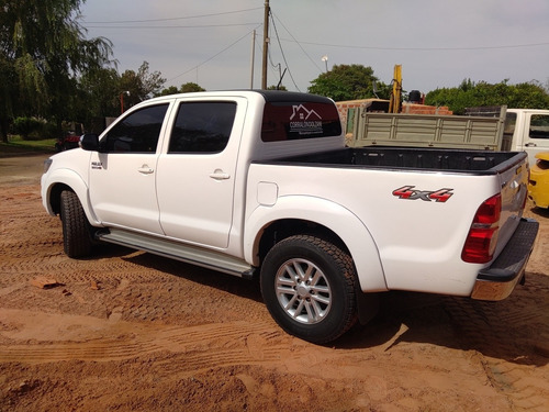 Toyota Hilux 3.0 Cd Srv Cuero 4x4 5at - A4 2015