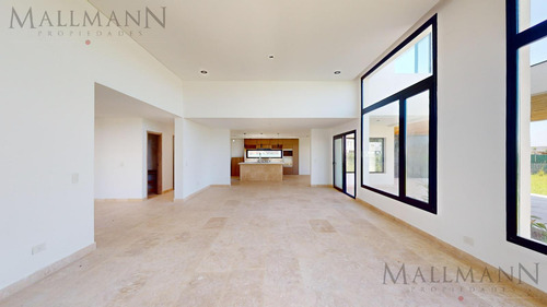 Excelente Casa A Estrenar A La Laguna En Pilara - La Calesa