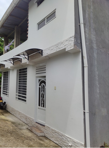 Se Vende Casa Barrio 20 De Julio - Vía Al Morro.