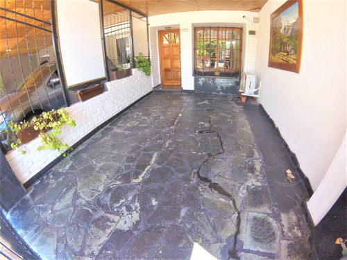 Imagen 2 de 14 de Duplex De 3 Amb Con Cochera // Perito Moreno 1853