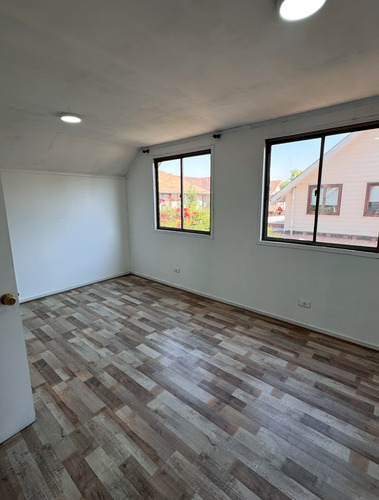 Av. Lo Cruzat / Antumalal- Pasaje Cerrado 3 Dormitorios 3 Ba