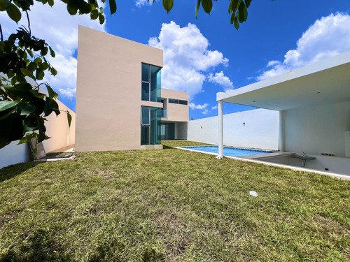 Casa En Venta En Dzityá, Mérida De 4 Recámaras.