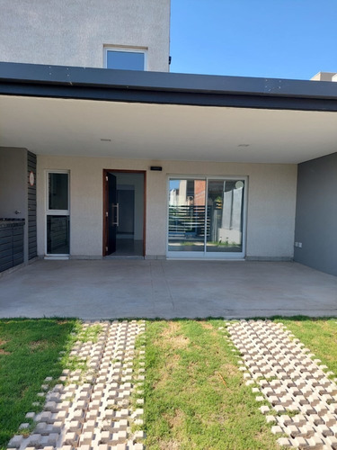 Imagen 26 de 26 de Vendo Duplex Miradores De Manantiales Ii 3 Dormitorios Patio Cochera Doble Seg