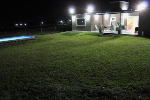 Casa En Venta 4 Amb. En Barrio Club De Campo El Candil
