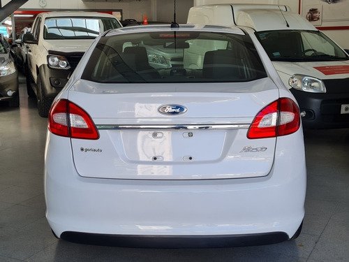 Imagen 7 de 15 de Ford Fiesta Kinetic Design 2011 1.6 Design Sedan 120cv Trend