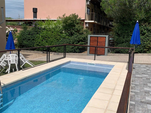 Imagen 2 de 14 de Duplex Cabaña Villa Gesell Con Pileta Natacion E Hidromasaje
