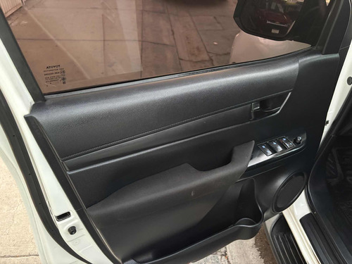 Toyota Hilux 2.7 Cabina Doble Sr Mt