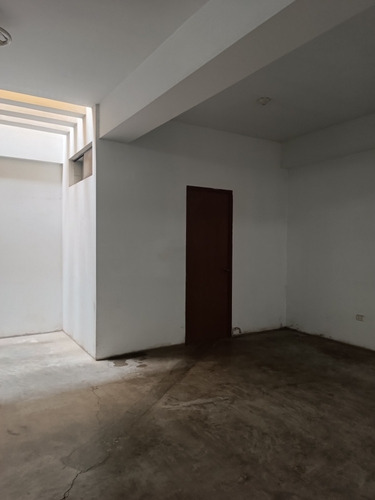 Imagen 7 de 10 de Local De 240 M2 En Alquiler Para Fines Comerciales, Depósitos, Oficinas U Otros, A 10 Min Del Aeropuerto Y Centros Comerciales Principales
