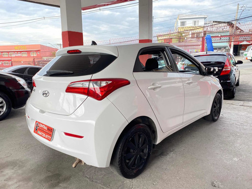 Imagem 4 de 18 de Hyundai Hb20 2016 1.0 Comfort Style Flex 5p