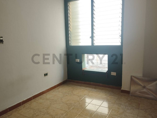 Amplio Y Cómodo Apartamento En Alquiler En Residencias Budapest