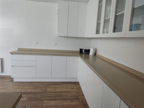 Casa En Venta De 6 Dorm. En Santo Domingo