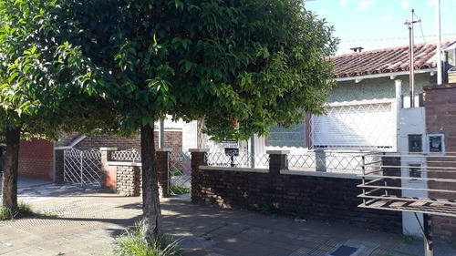 Imagen 2 de 11 de Casa Venta Isidro Casanova