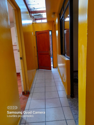 Se Vende Casa Amplia En Avenida (101243)