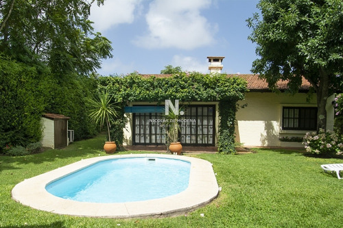 Casa En Venta En Cantegril- Ref: 3670