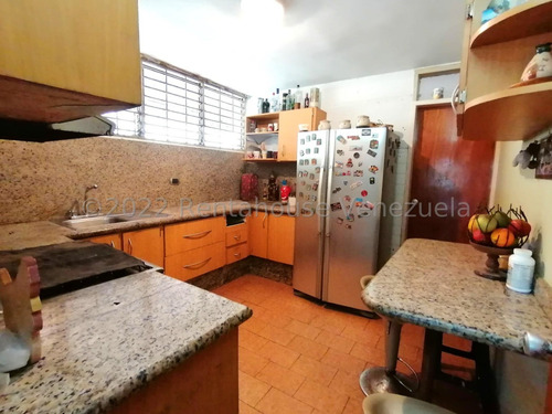 En Venta, Quinta Con 525 M2 De Terreno, Urb Los Libertadores, Barquisimeto. Coflex 255575 - #// Monica C., Ofertas Limitadas, Inversion Inteligente/*#