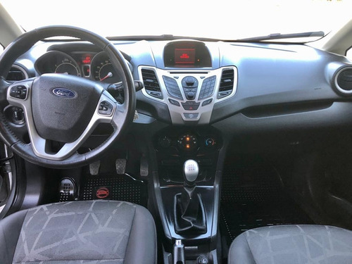 Ford Fiesta Kinetic Titanium 1.6 2011 Única Mano Gonzaarram