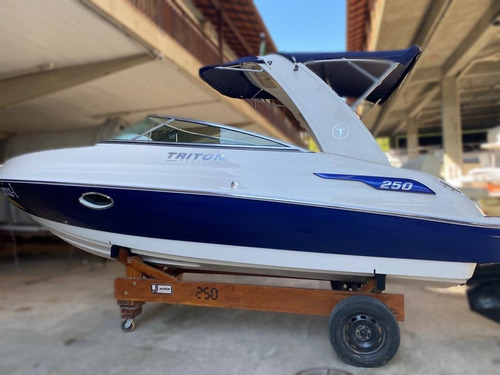 Lancha Triton 250  Open Com Mercruiser 220hp Diesel 10h