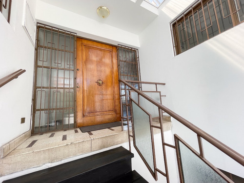 Departamento-casa Con Goce Exclusivo De Terreno En Ñuñoa