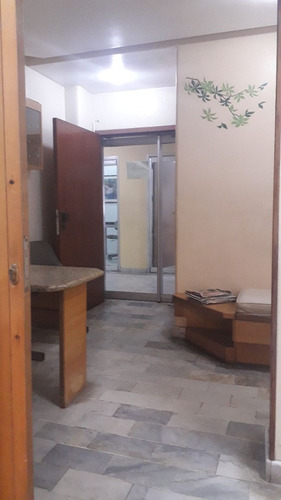 Imagen 7 de 13 de Oficina En Av. 181 Valencia (foof-031) Vende Larezcarpio