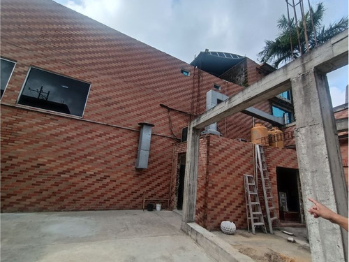 Imagen 24 de 28 de En Venta Edificio Comercial Morón.