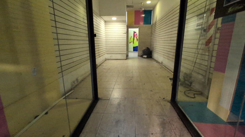 Local En Alquiler Av. Rivadavia 7000