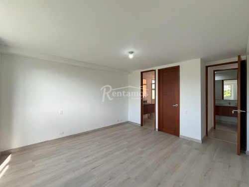 Apartamento En Arriendo En Benedictinos. Cod A776241