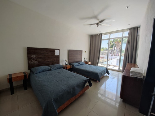Casa En Venta En Col. Plan De Ayala Con Gran Alberca Y Jardín.