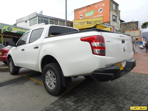 Imagen 5 de 19 de Mitsubishi L200 Sportero