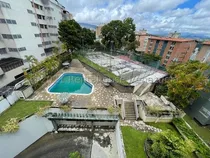 Comprar Hermoso Apartamento En Los Samanes, Amplio Con Excelente Iluminación, Cómodo. Posee 3 Habitaciones Mas Servicio, Una Amplia Cocina  Ubicacion Vi Mls #24-27861 