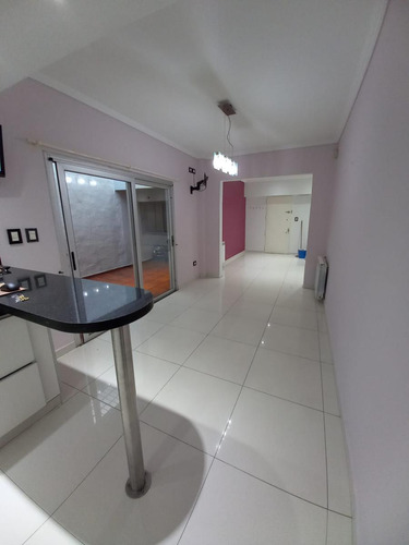 Casa En Venta De 5 Ambientes Con Cochera, Jardín Y Quincho