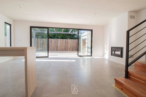 Venta Casa Barra Carrasco 3 Dormitorios - A Estrenar- Jardín Parrillero - 2 Garajes