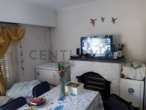 Casa A La Venta Interna De 2 Dormitorios En Santa Fe.