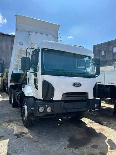 Ford Cargo 3133 2012/13 Caçamba Rosseti 6x4