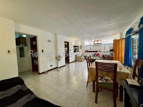 Se Vende Bella Casa En Cumbres De Curumo Mls 26-356