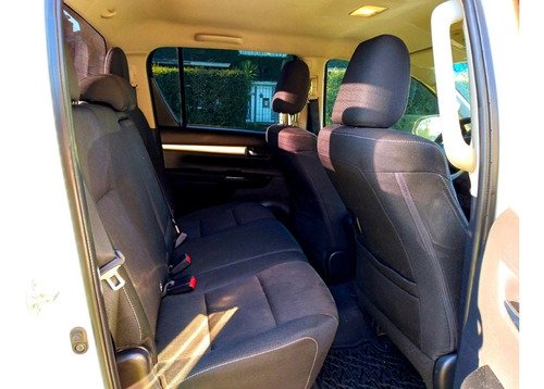 Toyota Hilux Srv Nafta 4x4 2019, 33.000 Km, Permuto.