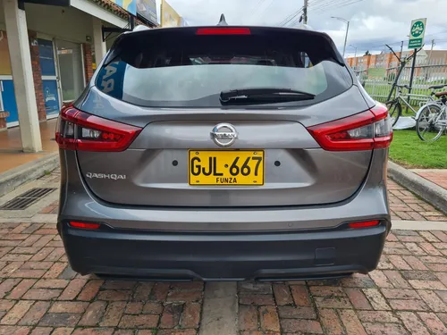 Nissan Qashqai Exclusive 2.0cc TP AA 4X2