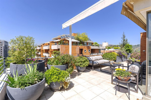 Departamento En Venta De 6 Dorm. En Vitacura