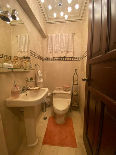 Imagen 10 de 21 de Los Cacicazgos, Av. Anacaona - Penthouse En Venta/alquiler - Pisos 7 Y 8 Con Vista Al Mar 4 Parqueos Pisos En Mármol 4 Habitaciones 4.6 Baños Terraza Techada Y Destechada Gazebo Con Bar Y Techo