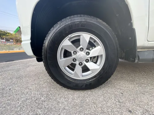 Mitsubishi L200 2.4 Glx Cabina Doble 4x2 Mt