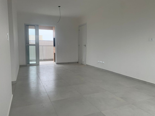 Vende Apartamento De 3 Quartos, Com 1 Suíte E 2 Vagas De Garagens Cobertas
