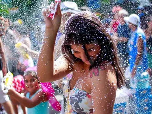 Espuma Para Fiesta En Spray (250 Ml) Con Aroma