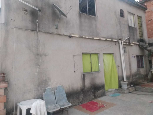 Casa Excelente Com 3 Quartos E Dois Banheiros Mais Quintal