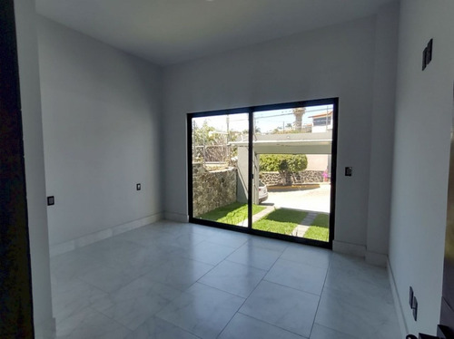 Casa Minimalista En Venta En Burgos Bugambilias, Temixco Morelos.
